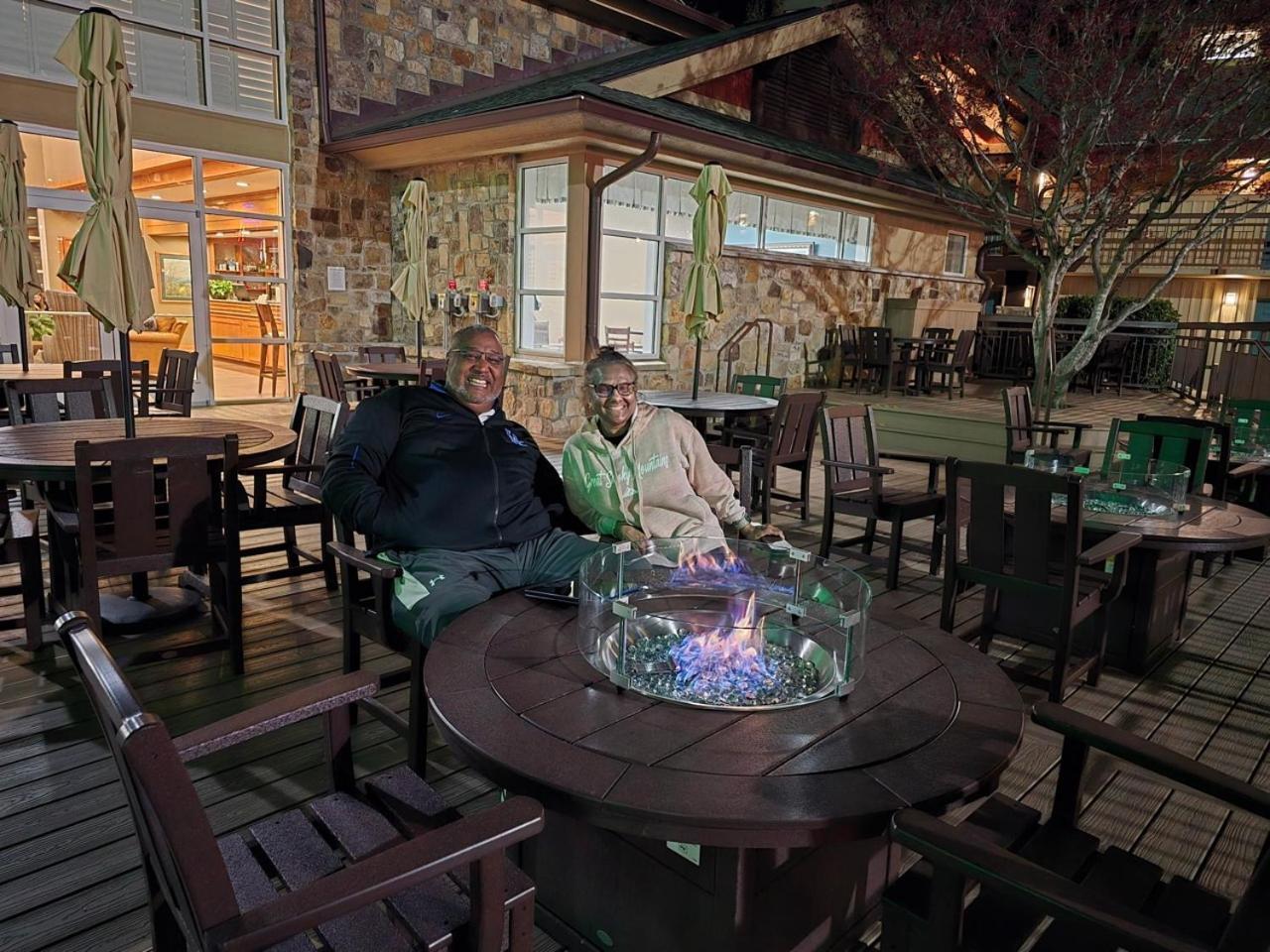 Greystone Lodge On The River แกตลิงเบิร์ก ภายนอก รูปภาพ
